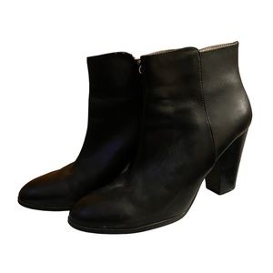 Adrienne Vittadini Leather Booties Fall Fashion Trendy Chunky Heel 90’s